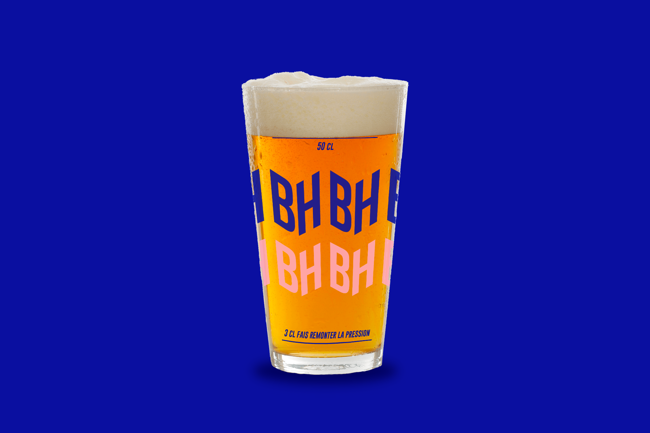 Verres premium Brique House prêts à servir